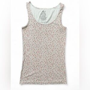 Faded Glory Shabby Chic/Love Shack Fancy vibes.